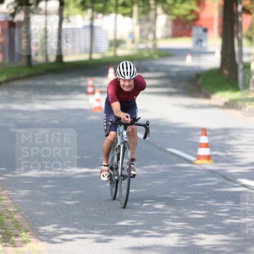 10.08.2025 - GEWOBA Citytriathlon Bremen Yannick Fuchs http://msf.ph/oto/8543334 10.08.2025 10:46:17 Radfahren 437, 510 meine-sportfotos.de