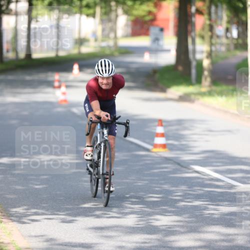 10.08.2025 - GEWOBA Citytriathlon Bremen Yannick Fuchs http://msf.ph/oto/8543338 10.08.2025 10:46:17 Radfahren 437, 510 meine-sportfotos.de