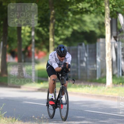 10.08.2025 - GEWOBA Citytriathlon Bremen Yannick Fuchs http://msf.ph/oto/8543351 10.08.2025 10:47:36 Radfahren 205 meine-sportfotos.de