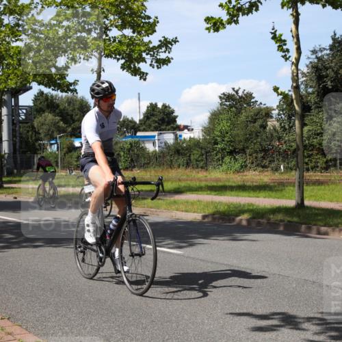 10.08.2025 - GEWOBA Citytriathlon Bremen Yannick Fuchs http://msf.ph/oto/8543356 10.08.2025 14:36:03 Radfahren 32, 129, 261, 395, 437, 452 meine-sportfotos.de