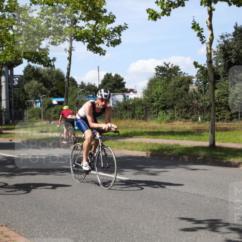 10.08.2025 - GEWOBA Citytriathlon Bremen Yannick Fuchs http://msf.ph/oto/8543369 10.08.2025 14:36:12 Radfahren 32, 261, 380, 437, 452 meine-sportfotos.de