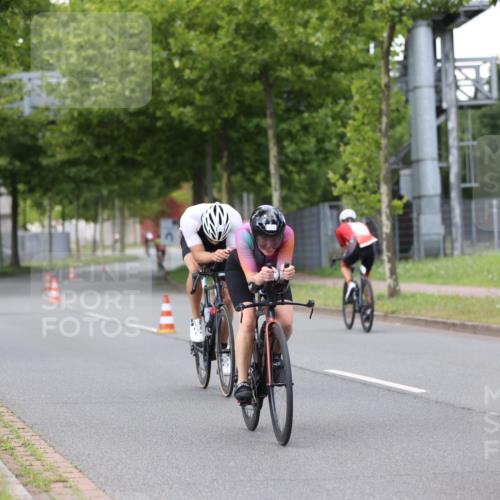 10.08.2025 - GEWOBA Citytriathlon Bremen Yannick Fuchs http://msf.ph/oto/8543385 10.08.2025 12:50:38 Radfahren 553, 584, 626, 735, 770, 824, 836, 859, 867, 914, 1016 meine-sportfotos.de