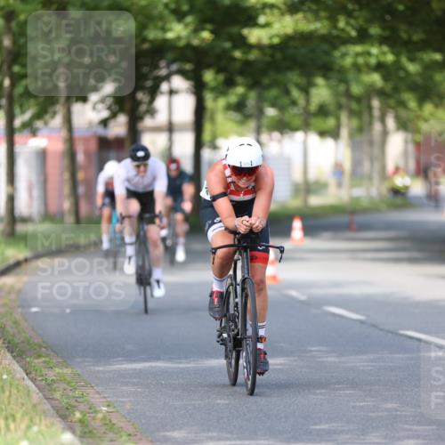 10.08.2025 - GEWOBA Citytriathlon Bremen Yannick Fuchs http://msf.ph/oto/8543386 10.08.2025 10:49:10 Radfahren 81, 105, 151, 213, 245, 407, 420, 430 meine-sportfotos.de