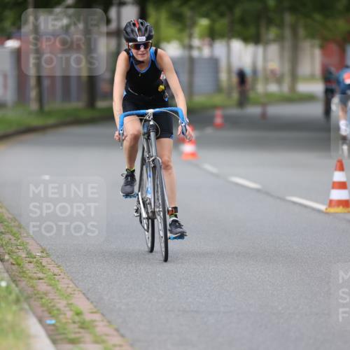 10.08.2025 - GEWOBA Citytriathlon Bremen Yannick Fuchs http://msf.ph/oto/8543415 10.08.2025 12:50:53 Radfahren 584, 681, 776, 894, 914, 937, 1016 meine-sportfotos.de