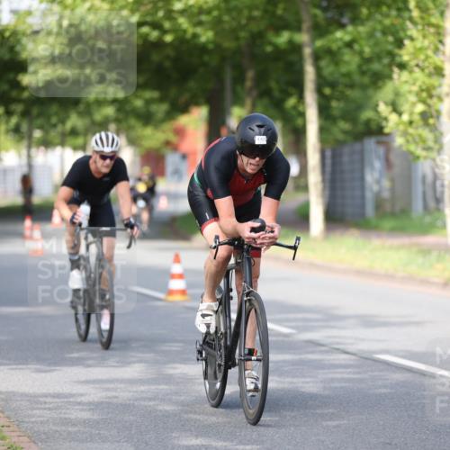 10.08.2025 - GEWOBA Citytriathlon Bremen Yannick Fuchs http://msf.ph/oto/8543417 10.08.2025 10:49:14 Radfahren 81, 105, 151, 213, 245, 387, 407, 420, 430 meine-sportfotos.de