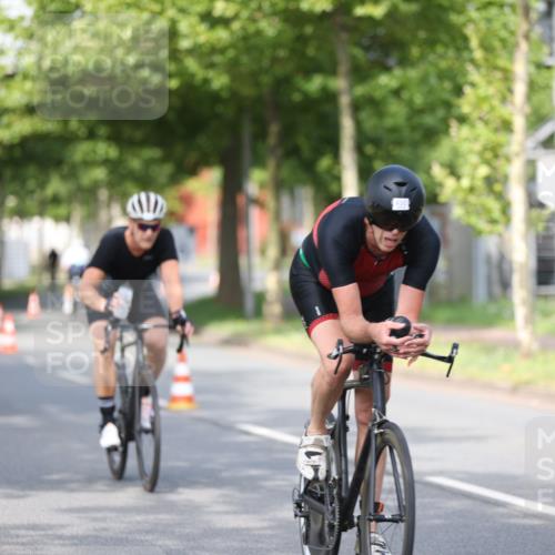 10.08.2025 - GEWOBA Citytriathlon Bremen Yannick Fuchs http://msf.ph/oto/8543420 10.08.2025 10:49:14 Radfahren 81, 105, 151, 213, 245, 387, 407, 420, 430 meine-sportfotos.de