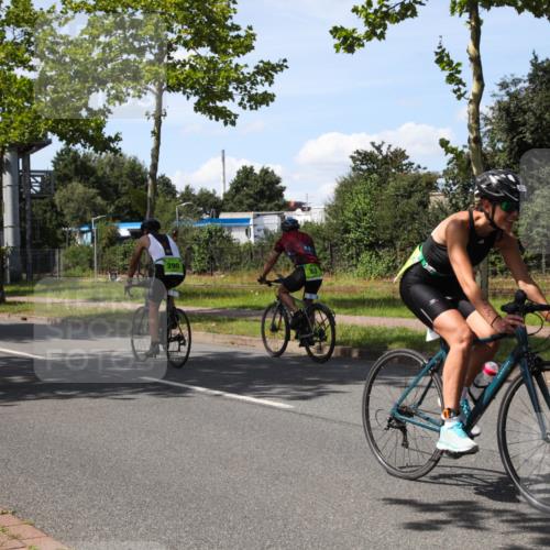 10.08.2025 - GEWOBA Citytriathlon Bremen Yannick Fuchs http://msf.ph/oto/8543421 10.08.2025 14:36:42 Radfahren 24, 41, 46, 123, 136, 227, 285, 314, 391, 521 meine-sportfotos.de