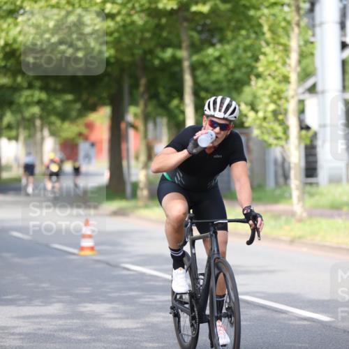 10.08.2025 - GEWOBA Citytriathlon Bremen Yannick Fuchs http://msf.ph/oto/8543423 10.08.2025 10:49:15 Radfahren 81, 105, 151, 213, 245, 387, 407, 420, 430 meine-sportfotos.de