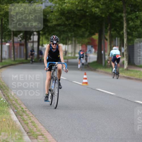 10.08.2025 - GEWOBA Citytriathlon Bremen Yannick Fuchs http://msf.ph/oto/8543426 10.08.2025 12:50:54 Radfahren 584, 681, 776, 894, 914, 937, 1016 meine-sportfotos.de