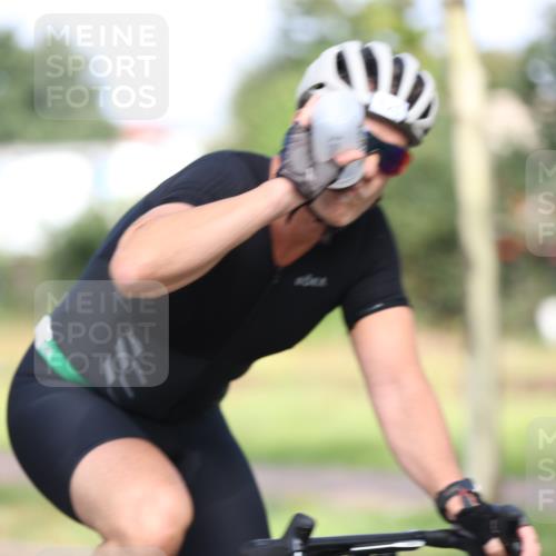 10.08.2025 - GEWOBA Citytriathlon Bremen Yannick Fuchs http://msf.ph/oto/8543436 10.08.2025 10:49:15 Radfahren 81, 105, 151, 213, 245, 387, 407, 420, 430 meine-sportfotos.de
