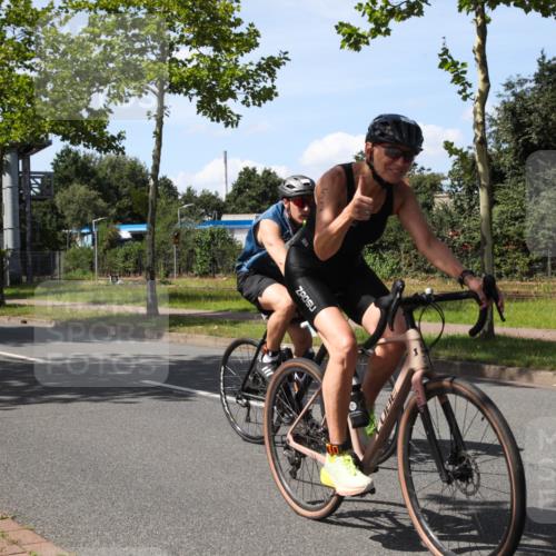 10.08.2025 - GEWOBA Citytriathlon Bremen Yannick Fuchs http://msf.ph/oto/8543439 10.08.2025 14:36:48 Radfahren 24, 41, 46, 106, 123, 136, 227, 239, 263, 285, 314, 521 meine-sportfotos.de