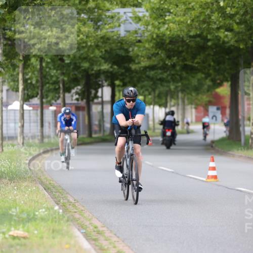 10.08.2025 - GEWOBA Citytriathlon Bremen Yannick Fuchs http://msf.ph/oto/8543446 10.08.2025 12:50:59 Radfahren 551, 681, 776, 894, 924, 937 meine-sportfotos.de