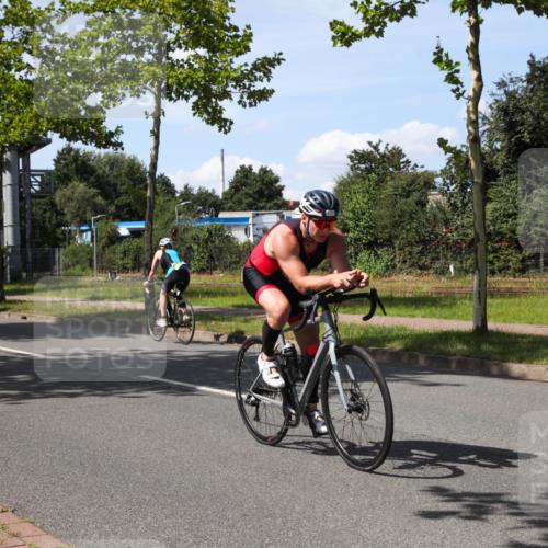 10.08.2025 - GEWOBA Citytriathlon Bremen Yannick Fuchs http://msf.ph/oto/8543452 10.08.2025 14:36:53 Radfahren 24, 41, 46, 106, 123, 136, 227, 239, 240, 257, 263, 314, 521 meine-sportfotos.de