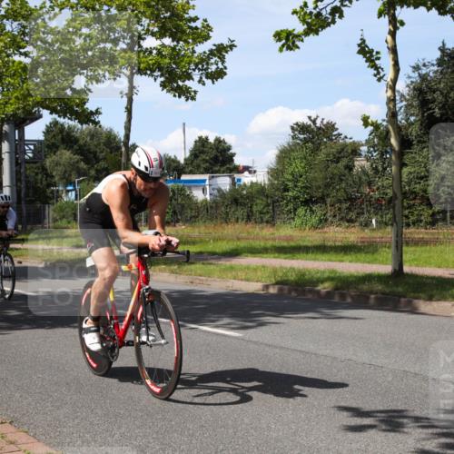 10.08.2025 - GEWOBA Citytriathlon Bremen Yannick Fuchs http://msf.ph/oto/8543455 10.08.2025 14:36:58 Radfahren 24, 57, 106, 123, 136, 164, 227, 239, 240, 256, 257, 263, 314 meine-sportfotos.de