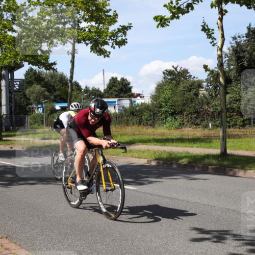 10.08.2025 - GEWOBA Citytriathlon Bremen Yannick Fuchs http://msf.ph/oto/8543458 10.08.2025 14:36:58 Radfahren 24, 57, 106, 123, 136, 164, 227, 239, 240, 256, 257, 263, 314 meine-sportfotos.de