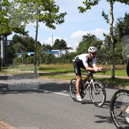 10.08.2025 - GEWOBA Citytriathlon Bremen Yannick Fuchs http://msf.ph/oto/8543461 10.08.2025 14:36:58 Radfahren 24, 57, 106, 123, 136, 164, 227, 239, 240, 256, 257, 263, 314 meine-sportfotos.de