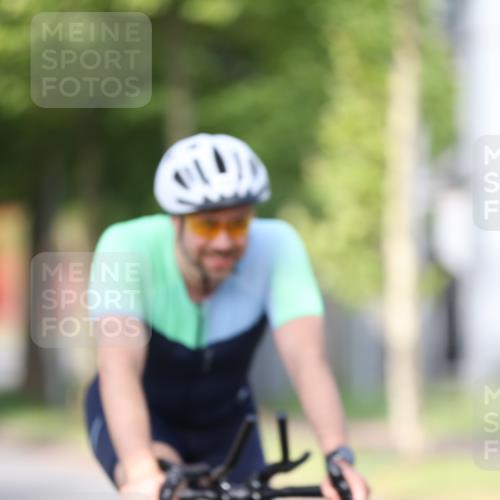 10.08.2025 - GEWOBA Citytriathlon Bremen Yannick Fuchs http://msf.ph/oto/8543470 10.08.2025 10:49:31 Radfahren 353, 387, 405, 407 meine-sportfotos.de