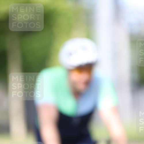 10.08.2025 - GEWOBA Citytriathlon Bremen Yannick Fuchs http://msf.ph/oto/8543472 10.08.2025 10:49:31 Radfahren 353, 387, 405, 407 meine-sportfotos.de
