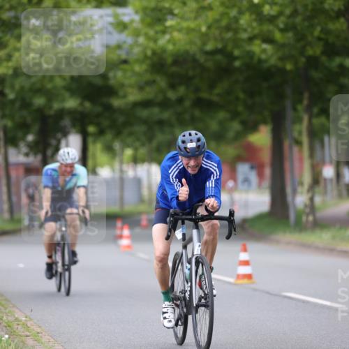 10.08.2025 - GEWOBA Citytriathlon Bremen Yannick Fuchs http://msf.ph/oto/8543473 10.08.2025 12:51:02 Radfahren 551, 681, 719, 768, 776, 894, 924, 937 meine-sportfotos.de
