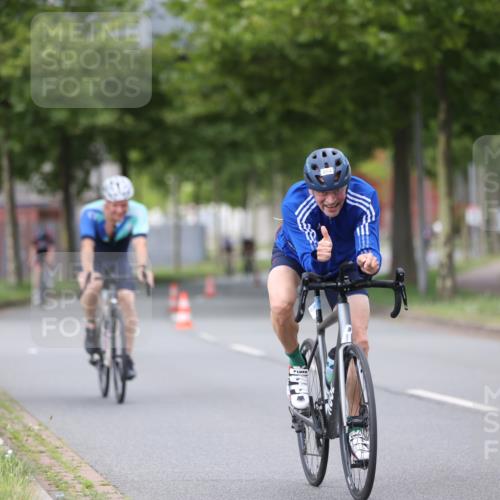 10.08.2025 - GEWOBA Citytriathlon Bremen Yannick Fuchs http://msf.ph/oto/8543476 10.08.2025 12:51:02 Radfahren 551, 681, 719, 768, 776, 894, 924, 937 meine-sportfotos.de