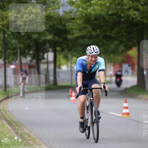 10.08.2025 - GEWOBA Citytriathlon Bremen Yannick Fuchs http://msf.ph/oto/8543479 10.08.2025 12:51:03 Radfahren 551, 681, 719, 768, 776, 894, 924, 937 meine-sportfotos.de