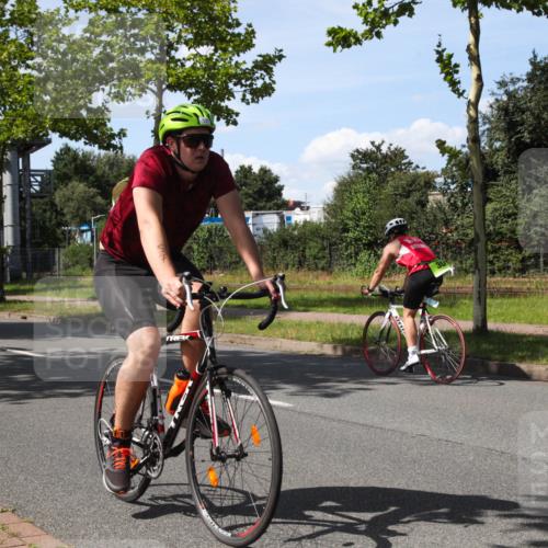 10.08.2025 - GEWOBA Citytriathlon Bremen Yannick Fuchs http://msf.ph/oto/8543480 10.08.2025 14:37:11 Radfahren 57, 78, 106, 121, 164, 201, 240, 256, 257, 512 meine-sportfotos.de