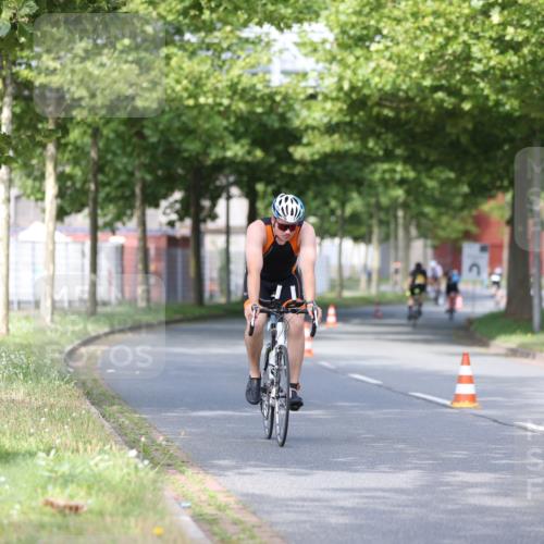 10.08.2025 - GEWOBA Citytriathlon Bremen Yannick Fuchs http://msf.ph/oto/8543484 10.08.2025 10:49:44 Radfahren 147, 353 meine-sportfotos.de