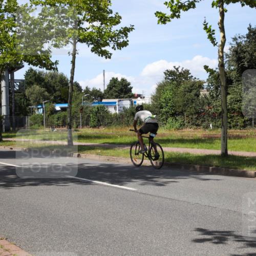 10.08.2025 - GEWOBA Citytriathlon Bremen Yannick Fuchs http://msf.ph/oto/8543487 10.08.2025 14:37:14 Radfahren 57, 78, 121, 164, 201, 240, 256, 257, 512 meine-sportfotos.de