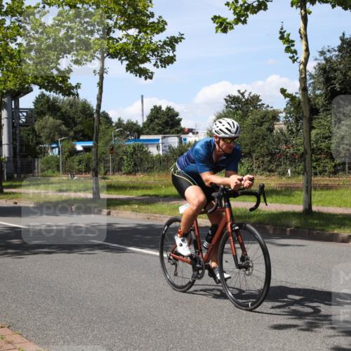 10.08.2025 - GEWOBA Citytriathlon Bremen Yannick Fuchs http://msf.ph/oto/8543492 10.08.2025 14:37:21 Radfahren 57, 58, 78, 121, 164, 197, 201, 254, 287, 512 meine-sportfotos.de
