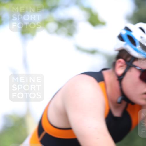 10.08.2025 - GEWOBA Citytriathlon Bremen Yannick Fuchs http://msf.ph/oto/8543500 10.08.2025 10:49:46 Radfahren 147, 353, 408 meine-sportfotos.de