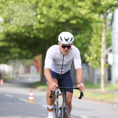 10.08.2025 - GEWOBA Citytriathlon Bremen Yannick Fuchs http://msf.ph/oto/8543508 10.08.2025 10:49:54 Radfahren 147, 408, 432, 441 meine-sportfotos.de