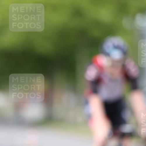 10.08.2025 - GEWOBA Citytriathlon Bremen Yannick Fuchs http://msf.ph/oto/8543520 10.08.2025 12:51:07 Radfahren 551, 681, 719, 768, 776, 894, 924 meine-sportfotos.de