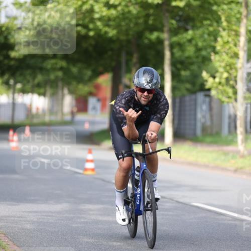 10.08.2025 - GEWOBA Citytriathlon Bremen Yannick Fuchs http://msf.ph/oto/8543524 10.08.2025 10:49:58 Radfahren 147, 408, 432, 441 meine-sportfotos.de