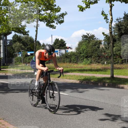 10.08.2025 - GEWOBA Citytriathlon Bremen Yannick Fuchs http://msf.ph/oto/8543525 10.08.2025 14:37:28 Radfahren 58, 116, 197, 201, 254, 287, 290, 512 meine-sportfotos.de