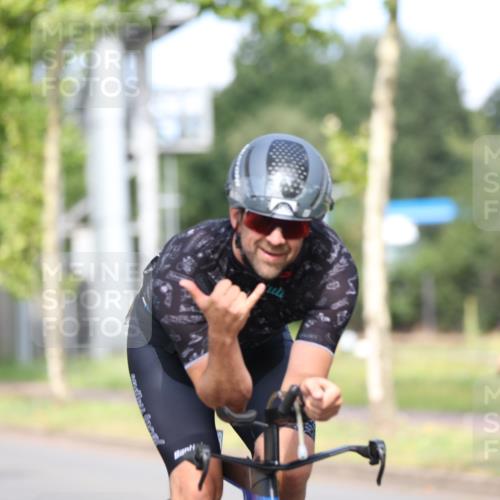 10.08.2025 - GEWOBA Citytriathlon Bremen Yannick Fuchs http://msf.ph/oto/8543534 10.08.2025 10:49:58 Radfahren 147, 408, 432, 441 meine-sportfotos.de