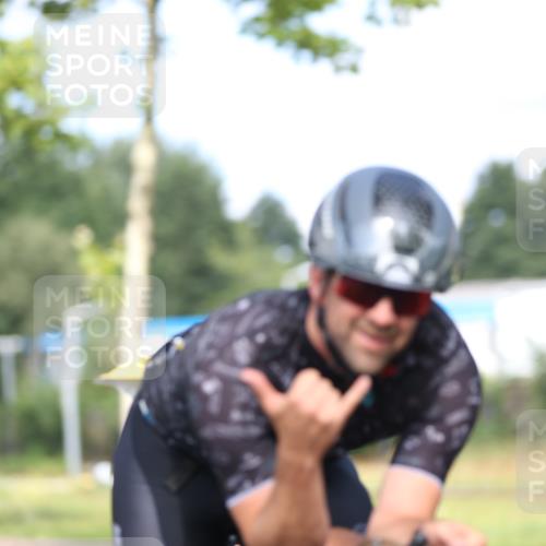10.08.2025 - GEWOBA Citytriathlon Bremen Yannick Fuchs http://msf.ph/oto/8543538 10.08.2025 10:49:58 Radfahren 147, 408, 432, 441 meine-sportfotos.de