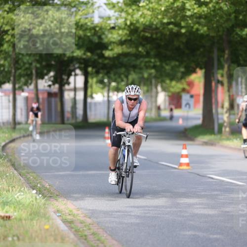 10.08.2025 - GEWOBA Citytriathlon Bremen Yannick Fuchs http://msf.ph/oto/8543545 10.08.2025 10:50:01 Radfahren 147, 406, 408, 432, 441 meine-sportfotos.de