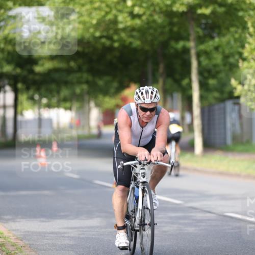 10.08.2025 - GEWOBA Citytriathlon Bremen Yannick Fuchs http://msf.ph/oto/8543553 10.08.2025 10:50:02 Radfahren 147, 406, 408, 432, 441 meine-sportfotos.de