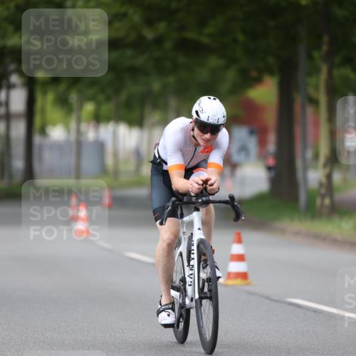 10.08.2025 - GEWOBA Citytriathlon Bremen Yannick Fuchs http://msf.ph/oto/8543555 10.08.2025 12:51:12 Radfahren 551, 681, 719, 768, 776, 894, 924 meine-sportfotos.de