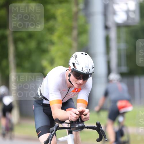 10.08.2025 - GEWOBA Citytriathlon Bremen Yannick Fuchs http://msf.ph/oto/8543561 10.08.2025 12:51:13 Radfahren 551, 667, 681, 719, 768, 776, 924 meine-sportfotos.de