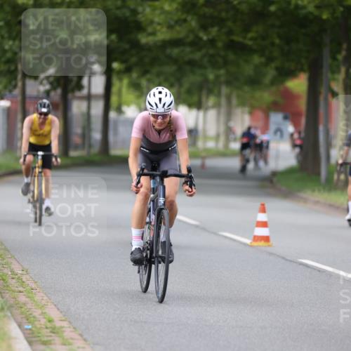 10.08.2025 - GEWOBA Citytriathlon Bremen Yannick Fuchs http://msf.ph/oto/8543568 10.08.2025 12:51:25 Radfahren 556, 667, 719, 768, 822, 912 meine-sportfotos.de