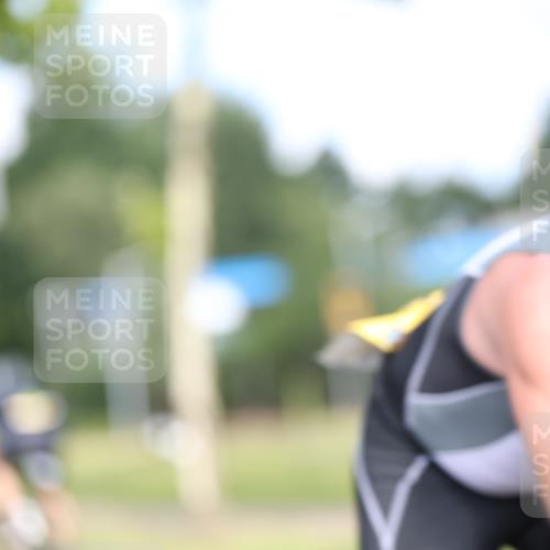 10.08.2025 - GEWOBA Citytriathlon Bremen Yannick Fuchs http://msf.ph/oto/8543569 10.08.2025 10:50:02 Radfahren 147, 406, 408, 432, 441 meine-sportfotos.de