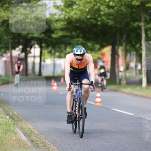10.08.2025 - GEWOBA Citytriathlon Bremen Yannick Fuchs http://msf.ph/oto/8543592 10.08.2025 10:50:13 Radfahren 161, 406, 409, 426, 428, 432, 441 meine-sportfotos.de
