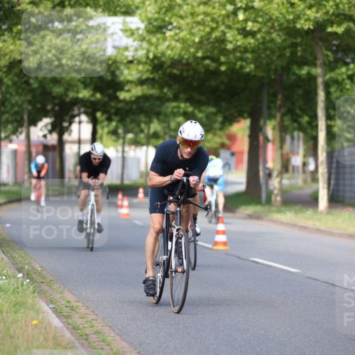 10.08.2025 - GEWOBA Citytriathlon Bremen Yannick Fuchs http://msf.ph/oto/8543634 10.08.2025 10:50:22 Radfahren 97, 161, 389, 406, 409, 426, 428 meine-sportfotos.de