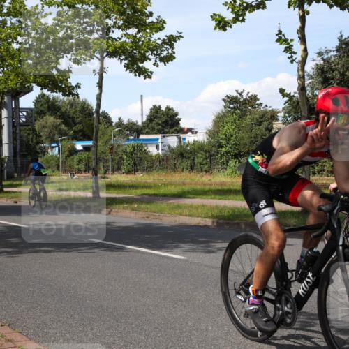 10.08.2025 - GEWOBA Citytriathlon Bremen Yannick Fuchs http://msf.ph/oto/8543637 10.08.2025 14:37:52 Radfahren 4, 63, 75, 170, 191, 528 meine-sportfotos.de