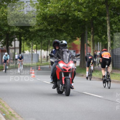 10.08.2025 - GEWOBA Citytriathlon Bremen Yannick Fuchs http://msf.ph/oto/8543638 10.08.2025 12:51:38 Radfahren 556, 575, 667, 680, 822, 855, 912 meine-sportfotos.de