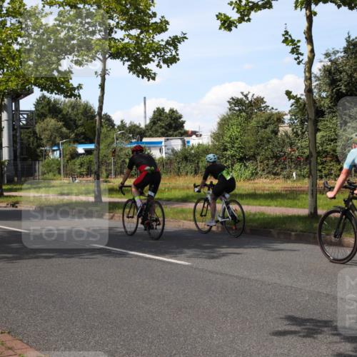 10.08.2025 - GEWOBA Citytriathlon Bremen Yannick Fuchs http://msf.ph/oto/8543641 10.08.2025 14:37:52 Radfahren 4, 63, 75, 170, 191, 528 meine-sportfotos.de