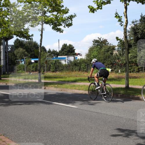 10.08.2025 - GEWOBA Citytriathlon Bremen Yannick Fuchs http://msf.ph/oto/8543645 10.08.2025 14:37:57 Radfahren 30, 75, 147, 170, 191, 528 meine-sportfotos.de