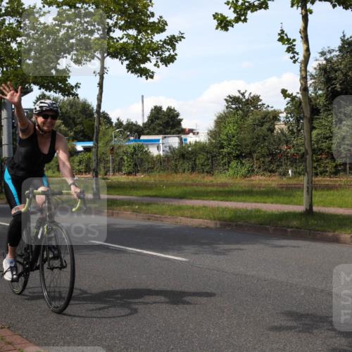 10.08.2025 - GEWOBA Citytriathlon Bremen Yannick Fuchs http://msf.ph/oto/8543648 10.08.2025 14:38:00 Radfahren 30, 75, 147, 152, 191, 528 meine-sportfotos.de