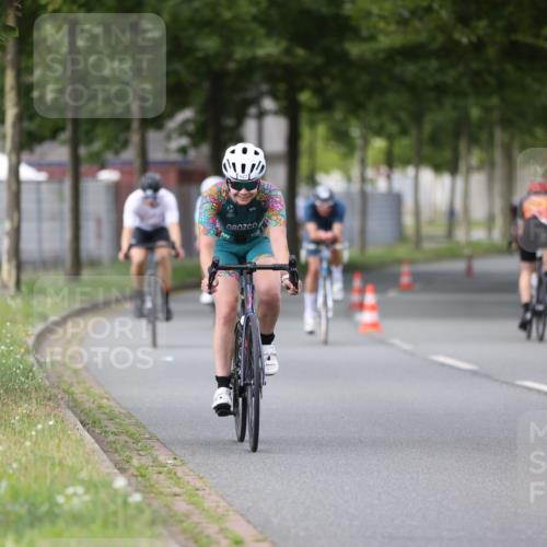 10.08.2025 - GEWOBA Citytriathlon Bremen Yannick Fuchs http://msf.ph/oto/8543652 10.08.2025 12:51:39 Radfahren 556, 575, 680, 822, 855, 912 meine-sportfotos.de